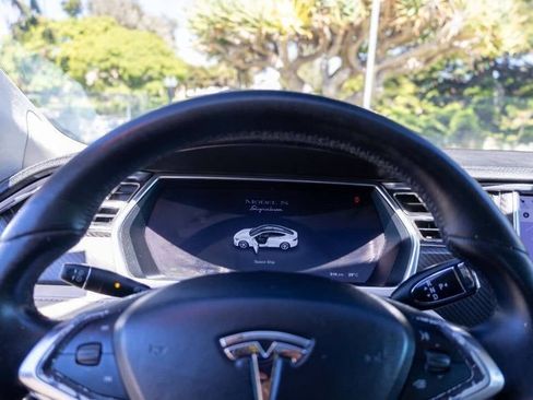 Used 2012 Tesla Model S Signature Performance image 35