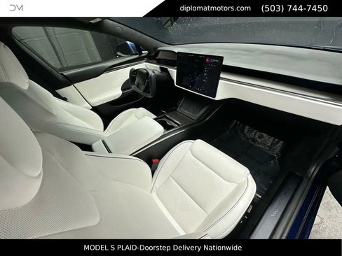Used 2021 Tesla Model S Plaid image 18