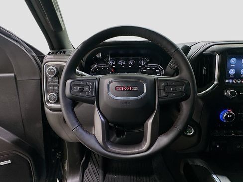 Used 2022 GMC Sierra 2500 AT4 w/ AT4 Preferred Package AWD/4WD image 11