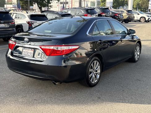 Used 2017 Toyota Camry XLE image 4