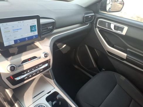 Used 2023 Ford Explorer XLT image 23