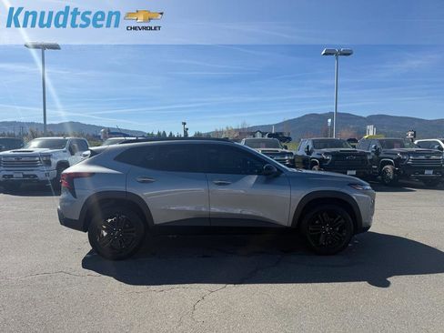 Used 2025 Chevrolet Trax ACTIV w/ Driver Confidence Package image 7