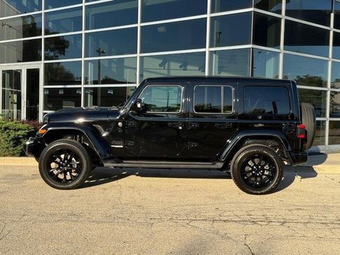 Used 2022 Jeep Wrangler Unlimited Sahara image 6