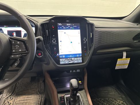 Used 2025 Subaru Forester Touring AWD/4WD image 30