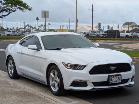 Used 2017 Ford Mustang Coupe image 6