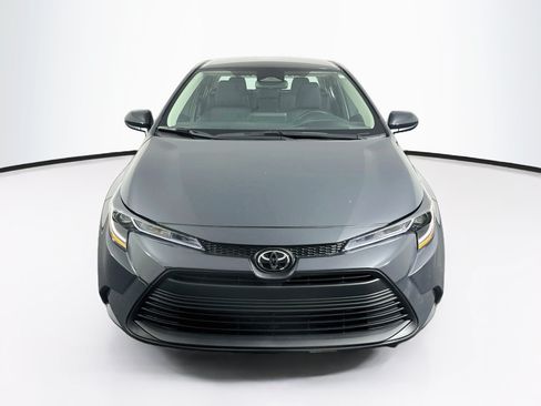 Used 2026 Toyota Corolla LE FWD image 2