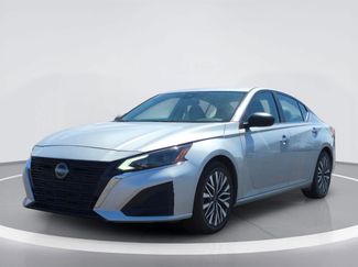 Used 2024 Nissan Altima 2.5 SV FWD video 2