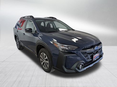 Used 2025 Subaru Outback Premium image 2
