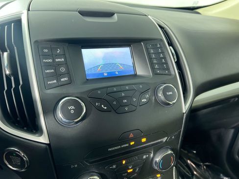 Used 2015 Ford Edge SEL image 29