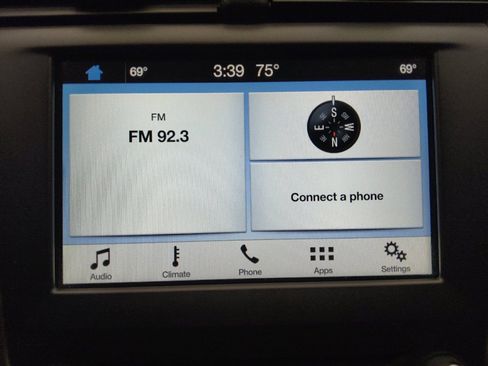 Used 2018 Ford Fusion SE w/ Fusion SE Technology Package FWD image 25