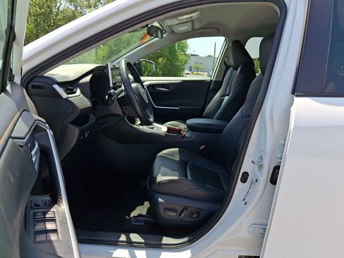 Used 2024 Toyota RAV4 Adventure AWD/4WD image 15