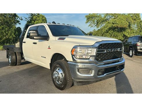 Used 2024 RAM 3500 SLT w/ Quick Order Package 2YG SLT AWD/4WD image 7