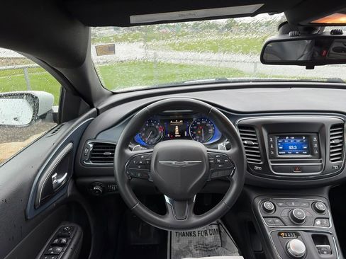 Used 2016 Chrysler 200 S FWD image 38