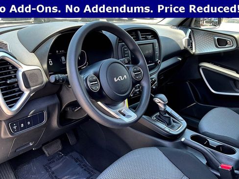 Certified 2023 Kia Soul LX image 9