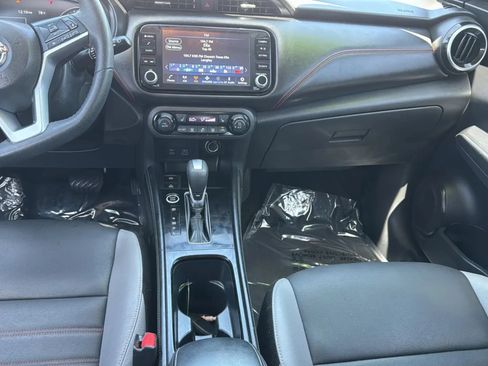 Used 2022 Nissan Kicks SR w/ Premium Package FWD image 19
