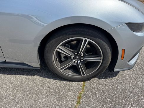 Used 2025 Ford Mustang Premium RWD image 12