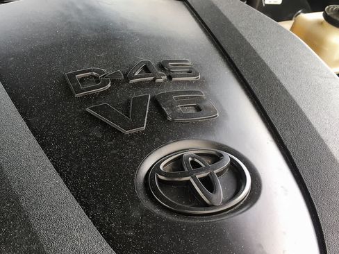 Used 2016 Toyota Tacoma SR5 RWD image 25