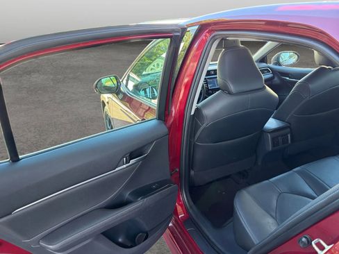 Used 2018 Toyota Camry XSE FWD image 14