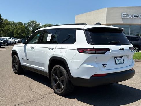 Used 2023 Jeep Grand Cherokee L Laredo AWD/4WD image 4