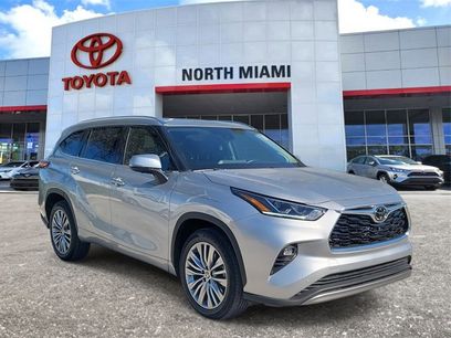 Used 2023 Toyota Highlander Platinum