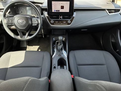 Used 2025 Toyota Corolla LE FWD image 9