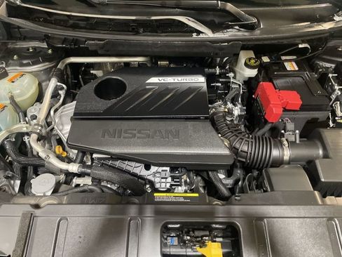 Used 2024 Nissan Rogue SV image 34