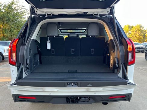 New 2025 Ford Expedition Active image 21