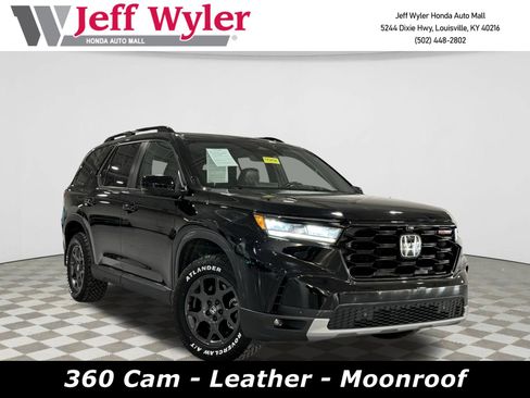 Used 2024 Honda Pilot TrailSport image 1