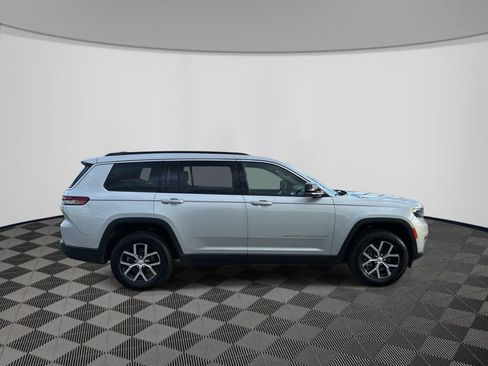 Used 2024 Jeep Grand Cherokee L Limited AWD/4WD image 8