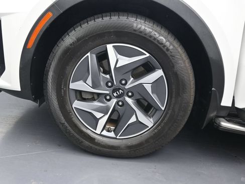 Used 2021 Kia Sorento EX FWD image 12