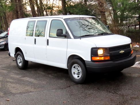Used 2013 Chevrolet Express 2500 image 8
