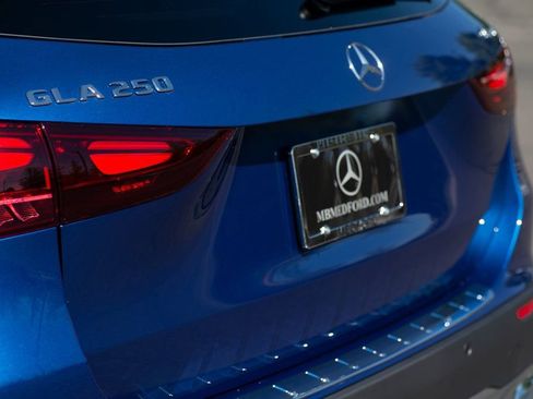Certified 2025 Mercedes-Benz GLA 250 4MATIC image 16