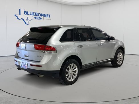 Used 2013 Lincoln MKX FWD image 5
