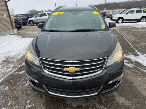 Used 2014 Chevrolet Traverse LT image 2