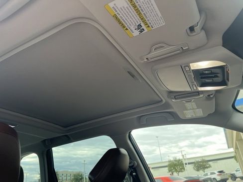 Used 2023 Subaru Forester Touring w/ Popular Package #3 image 29