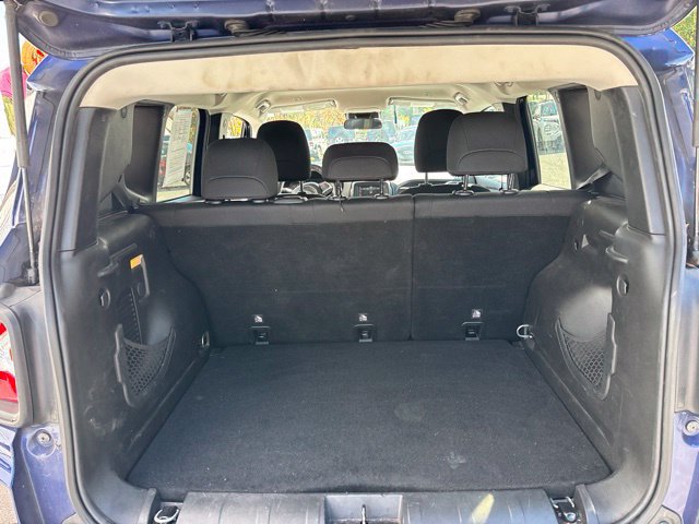 Used 2018 Jeep Renegade Latitude FWD image 9