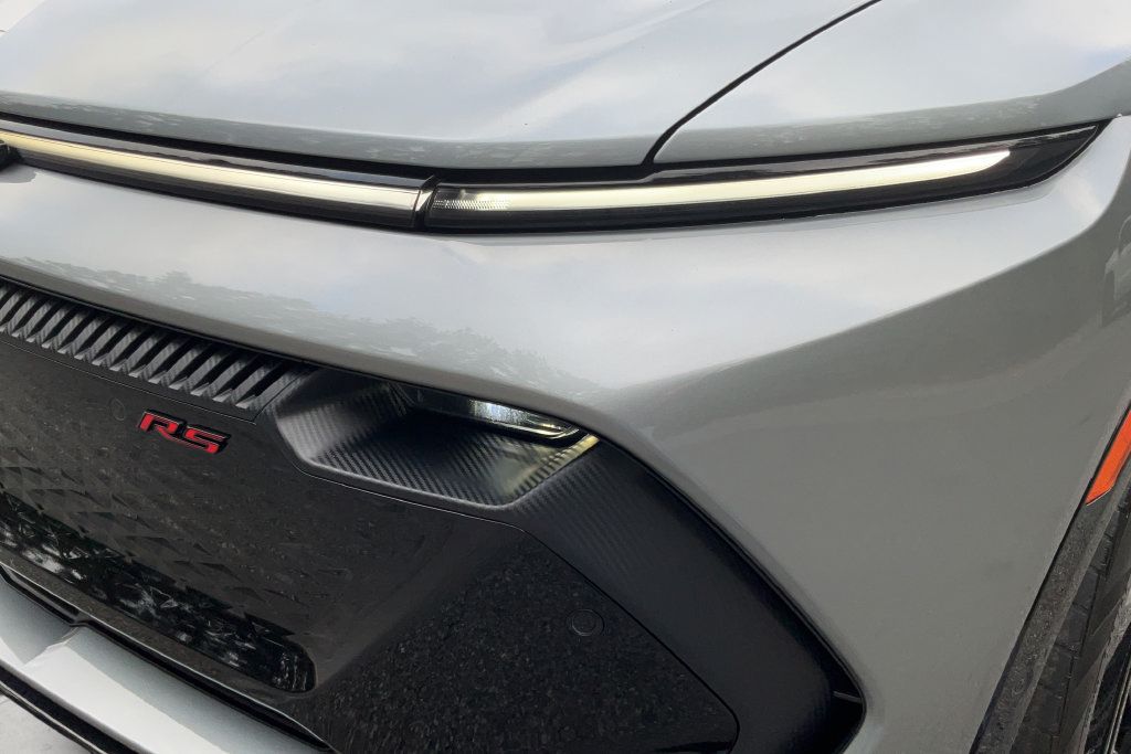 Used 2024 Chevrolet Equinox EV RS FWD image 26
