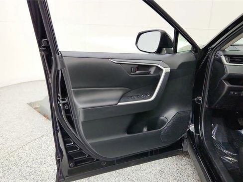 Used 2019 Toyota RAV4 LE w/ All Weather Liner Package image 31