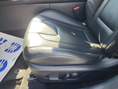 Used 2024 Hyundai Elantra Limited FWD image 24