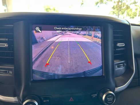 Used 2020 RAM 1500 Big Horn AWD/4WD image 10