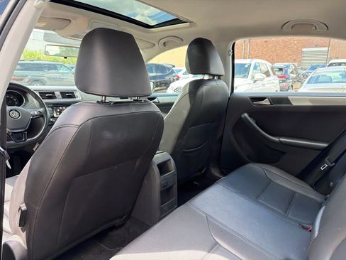 Used 2015 Volkswagen Jetta SE FWD image 6