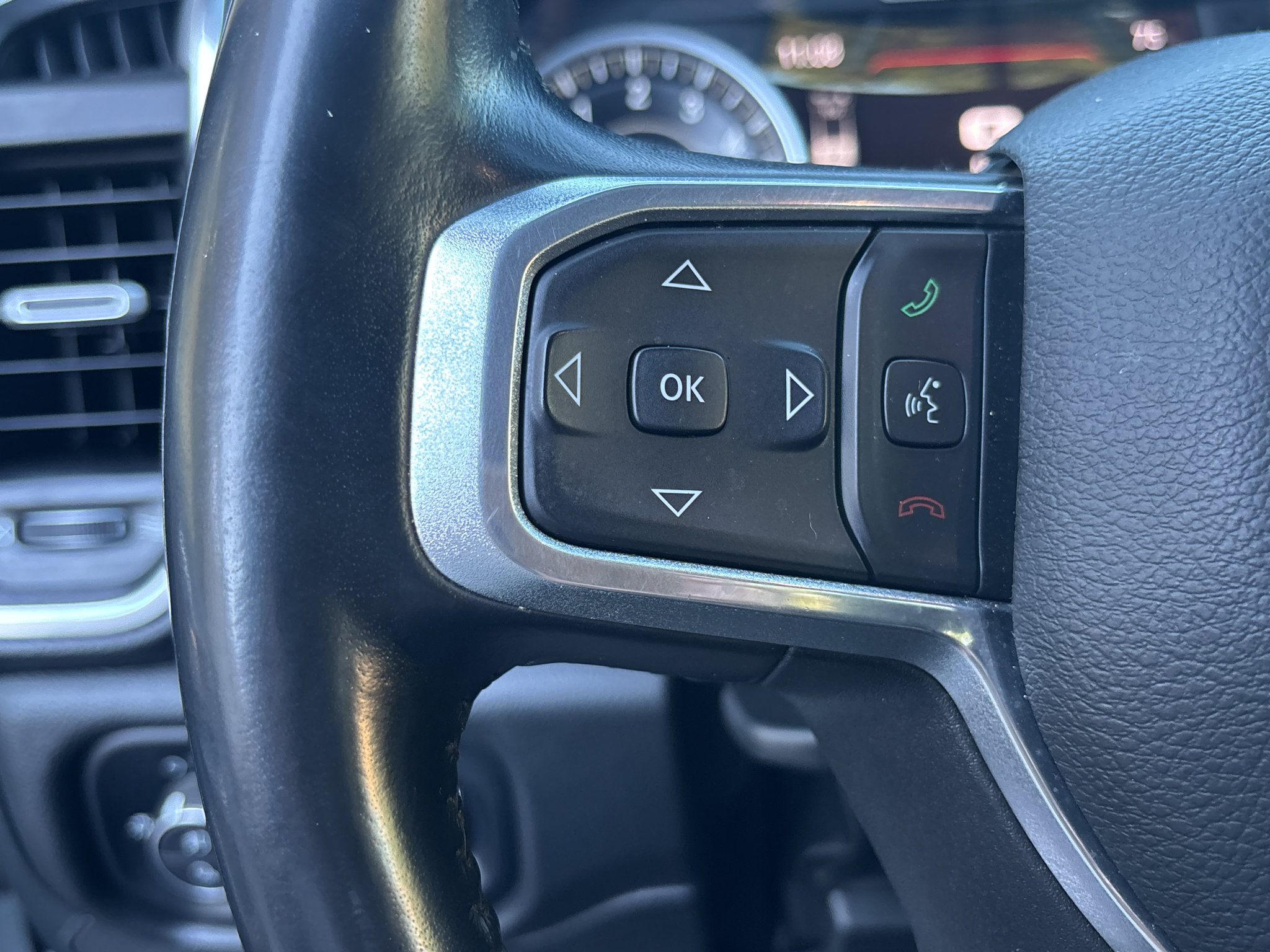 Used 2023 RAM 1500 Laramie AWD/4WD image 7