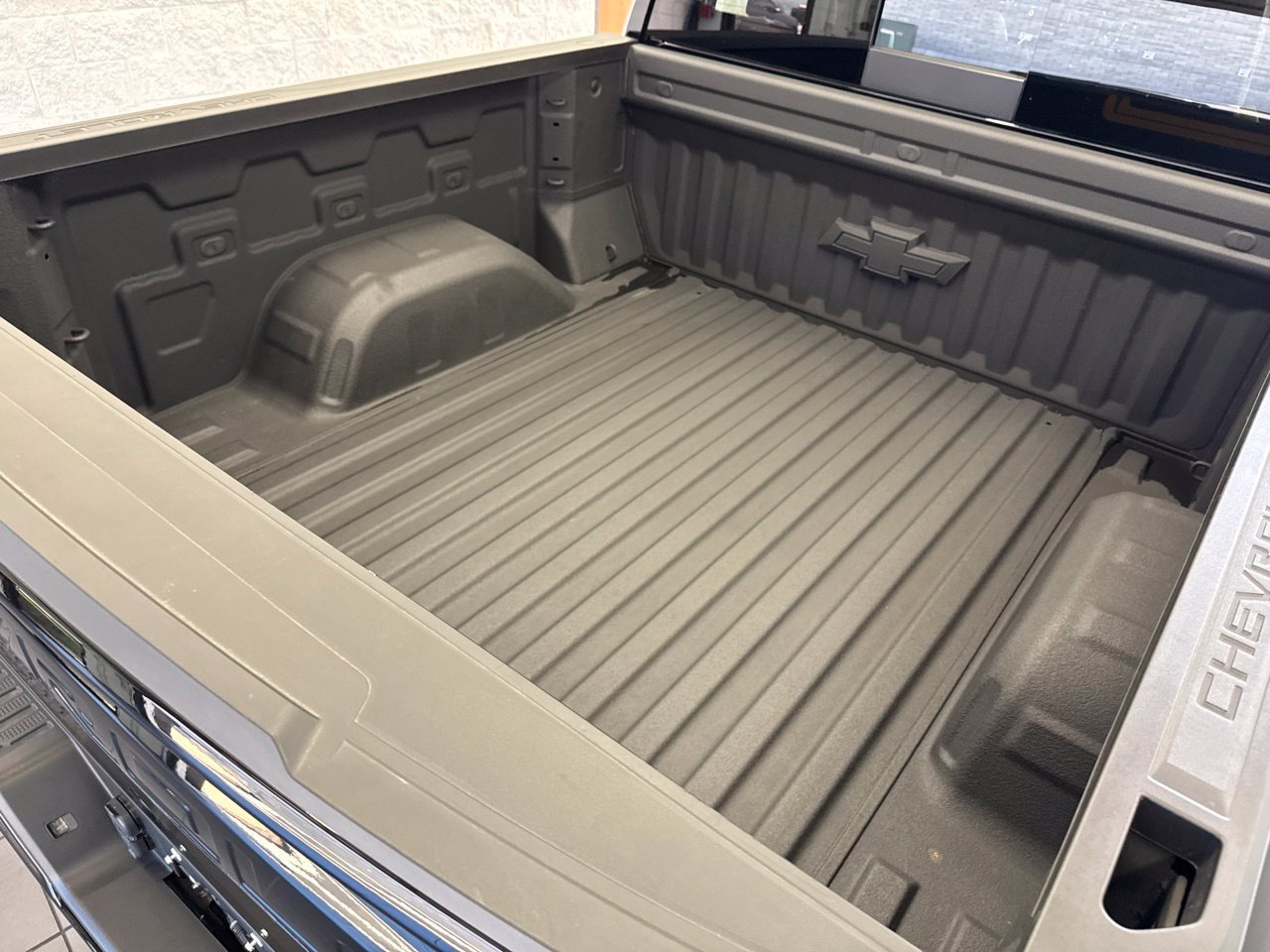 Used 2025 Chevrolet Silverado 1500 RST AWD/4WD image 9