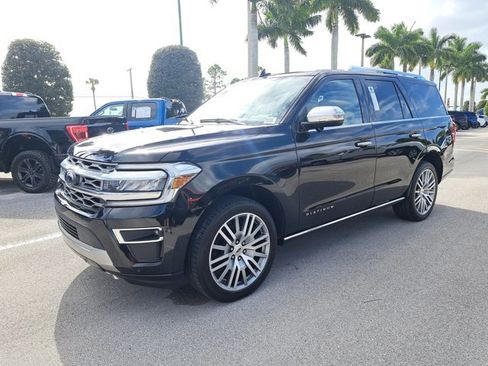 Certified 2022 Ford Expedition Platinum image 3