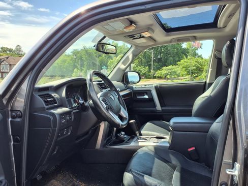 Used 2016 Toyota 4Runner Limited w/ Convenience Package AWD/4WD image 19