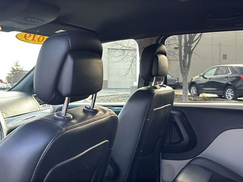 Used 2019 Dodge Grand Caravan SXT image 29