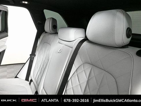 Used 2024 BMW X5 xDrive40i w/ Premium Package image 21