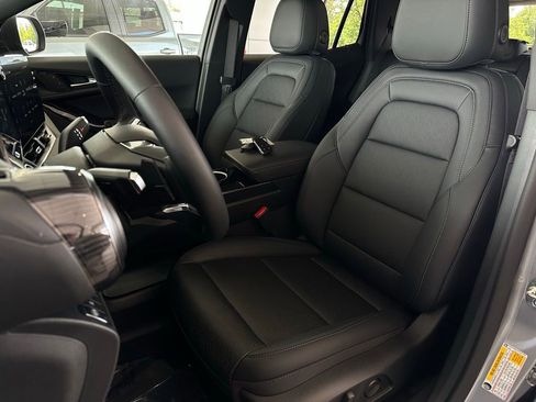 New 2026 Chevrolet Equinox LT w/ Convenience Package II FWD image 13