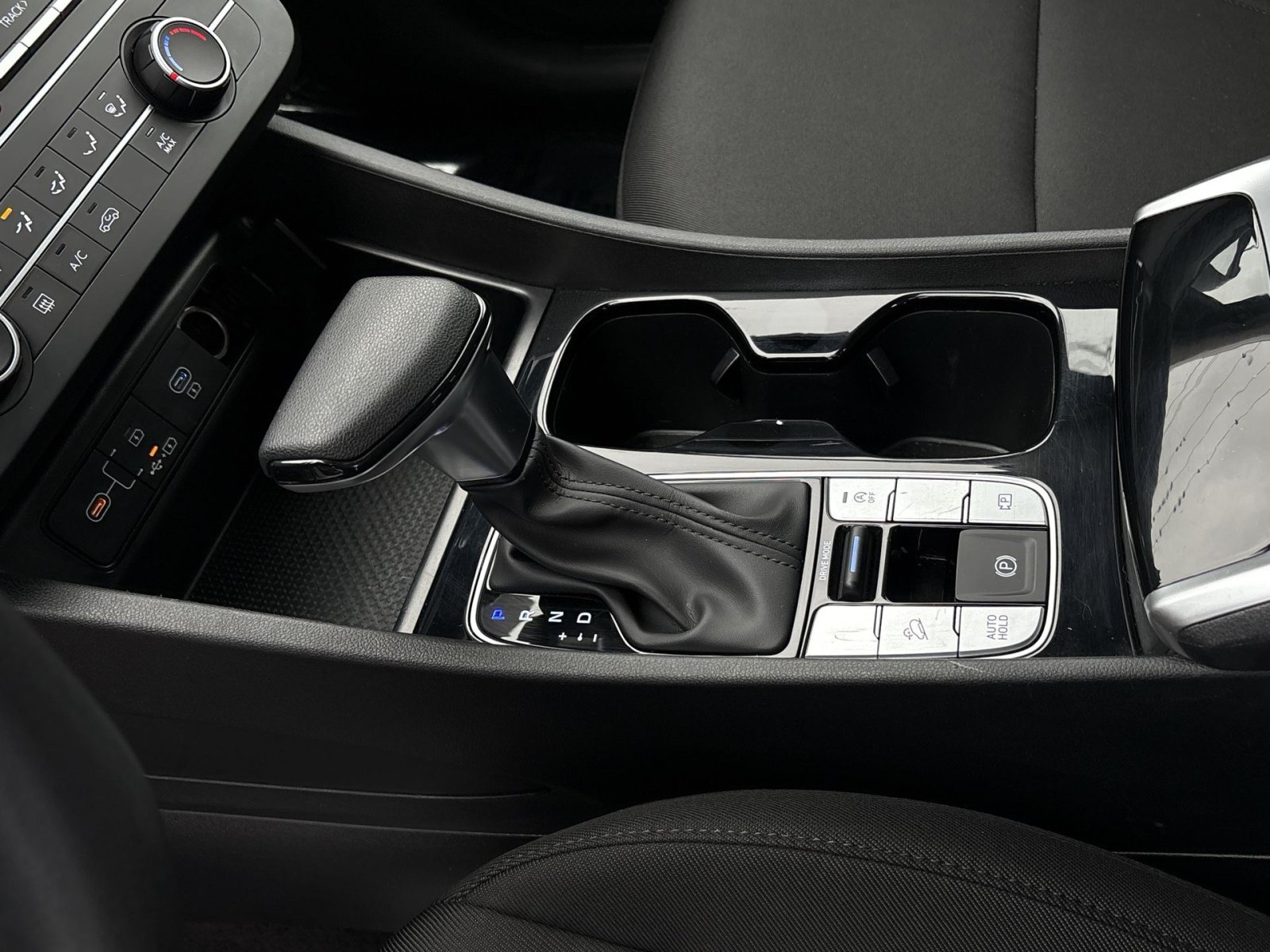Certified 2025 Hyundai Tucson SE FWD image 22