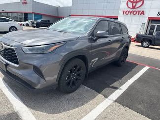 Used 2023 Toyota Highlander L FWD video 1